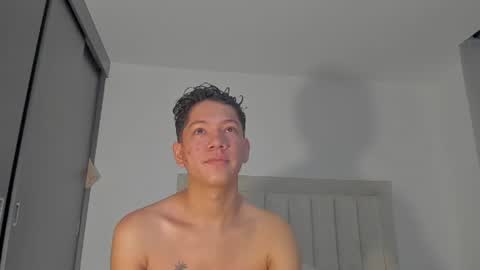 Snapshot of iamjulian_ chatting on 06.28.26 Juliiiiian online show from 06.28.26