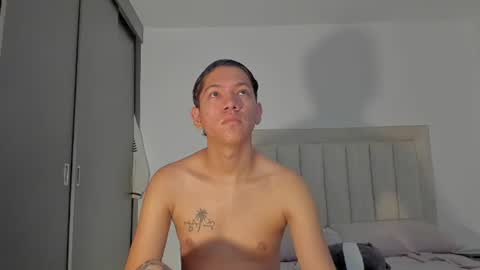 Snapshot of iamjulian_ chatting on 07.14.26 Juliiiiian online show from 07.14.26