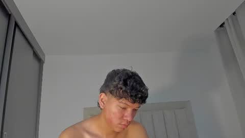 Snapshot of iamjulian_ chatting on 07.22.26 Juliiiiian online show from 07.22.26