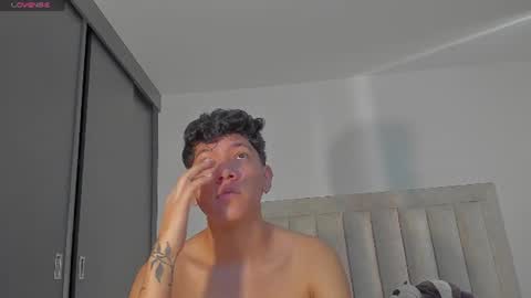 Snapshot of iamjulian_ chatting on 07.28.26 Juliiiiian online show from 07.28.26