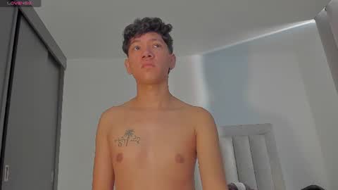 Snapshot of iamjulian_ chatting on 07.28.26 Juliiiiian online show from 07.28.26
