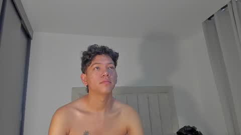 Snapshot of iamjulian_ chatting on 07.30.26 Juliiiiian online show from 07.30.26