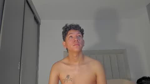 Snapshot of iamjulian_ chatting on 08.01.26 Juliiiiian online show from 08.01.26