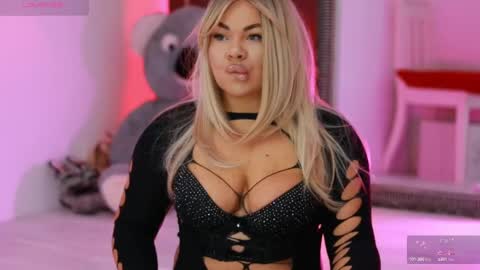 Snapshot of iamlila chatting on 03.12.25 Lila online show from 03.12.25