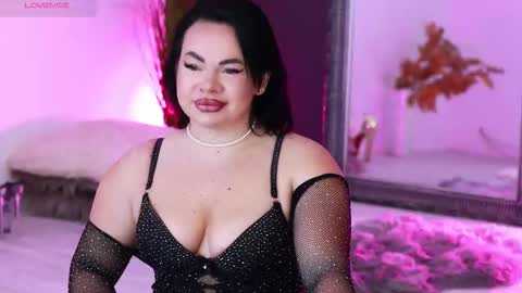 Snapshot of iamlila chatting on 10.19.25 Lila online show from 10.19.25