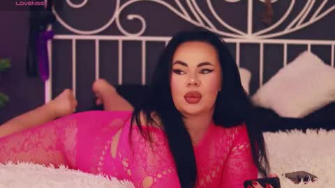 Snapshot of iamlila chatting on 11.26.25 Lila online show from 11.26.25