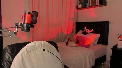 Snapshot of iammelody_ chatting on 09.17.25 Mel online show from 09.17.25