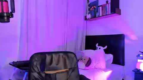 Snapshot of iammelody_ chatting on 09.19.25 Mel online show from 09.19.25