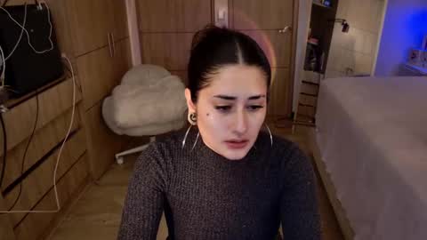 Nyxy  online show from 10.18.25