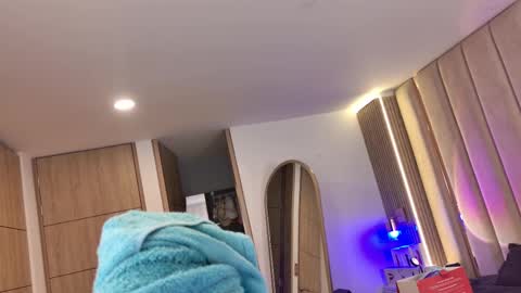 Nyxy  online show from 10.22.25