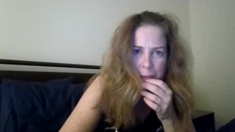 iampoppyy online show from 11.11.25