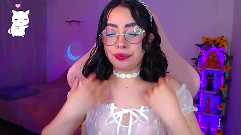 Snapshot of iamveroo chatting on 09.11.25 Veronica NDEPENT MODEL online show from 09.11.25