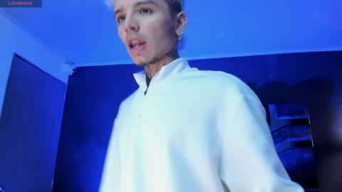 Snapshot of ian_castillo_ chatting on 02.13.26 IAN CASTILLO online show from 02.13.26