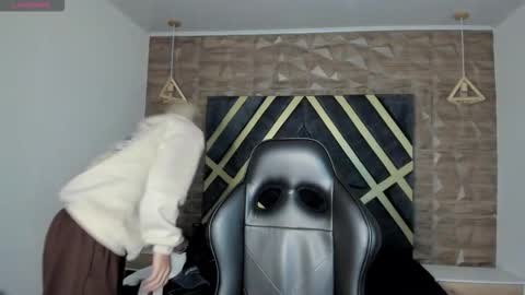 Snapshot of ian_castillo_ chatting on 02.16.26 IAN CASTILLO online show from 02.16.26