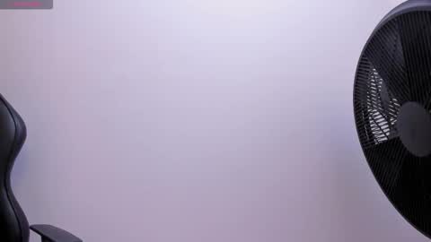 Snapshot of ian_castillo_ chatting on 02.18.26 IAN CASTILLO online show from 02.18.26