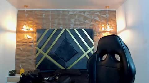 Snapshot of ian_castillo_ chatting on 03.03.26 IAN CASTILLO online show from 03.03.26