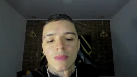 Snapshot of ian_castillo_ chatting on 03.18.26 IAN CASTILLO online show from 03.18.26