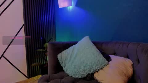 Snapshot of ian_lein chatting on 11.25.25 IAN LEIN online show from 11.25.25