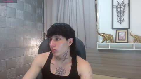 Snapshot of iancute_ chatting on 11.09.25 ian online show from 11.09.25