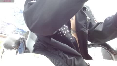 Snapshot of iancute_ chatting on 11.13.25 ian online show from 11.13.25