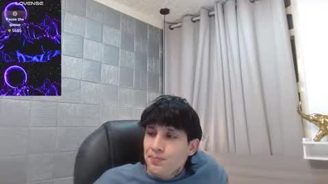 Snapshot of iancute_ chatting on 11.14.25 ian online show from 11.14.25