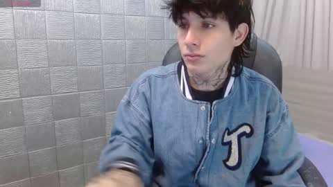 Snapshot of iancute_ chatting on 11.30.25 ian online show from 11.30.25