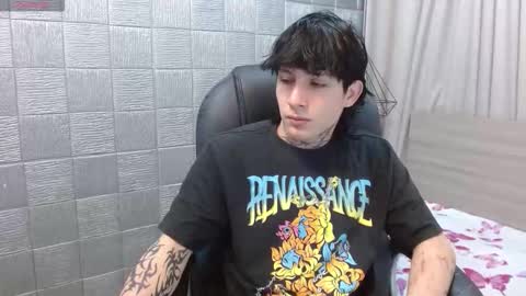 Snapshot of iancute_ chatting on 12.01.25 ian online show from 12.01.25