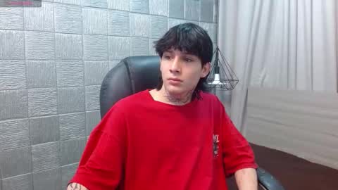 Snapshot of iancute_ chatting on 12.03.25 ian online show from 12.03.25