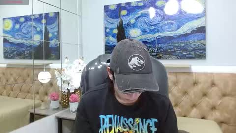 Snapshot of iancute_ chatting on 12.18.25 ian online show from 12.18.25