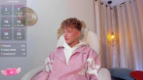 Snapshot of iangel_ chatting on 09.09.25 ian  online show from 09.09.25