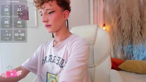 Snapshot of iangel_ chatting on 09.18.25 ian  online show from 09.18.25