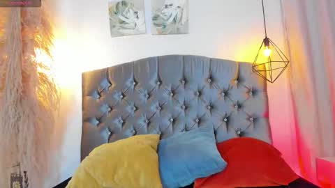 Snapshot of iangel_ chatting on 10.21.25 ian  online show from 10.21.25