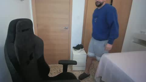 Snapshot of iberian_macho chatting on 11.15.25 iberian_macho online show from 11.15.25