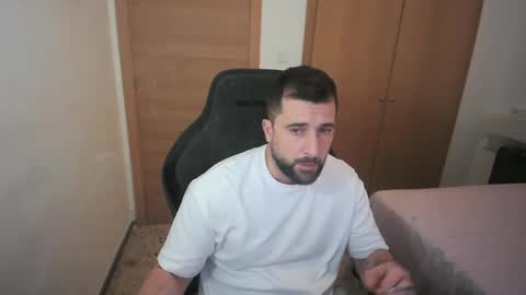 Snapshot of iberian_macho chatting on 12.15.25 iberian_macho online show from 12.15.25