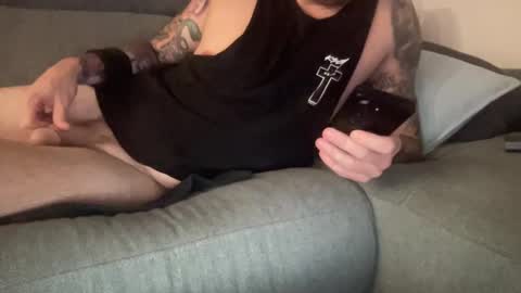 Snapshot of ic987 chatting on 12.28.24 ic987 online show from 12.28.24