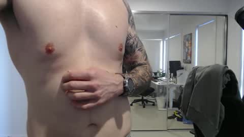 Snapshot of ic987 chatting on 10.03.25 ic987 online show from 10.03.25