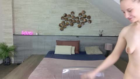 Ice Blue online show from 03.23.26