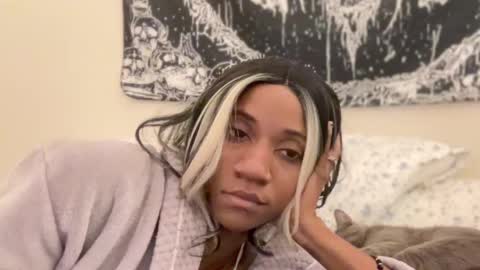 Snapshot of icedmochabree chatting on 09.16.25 bree summers online show from 09.16.25