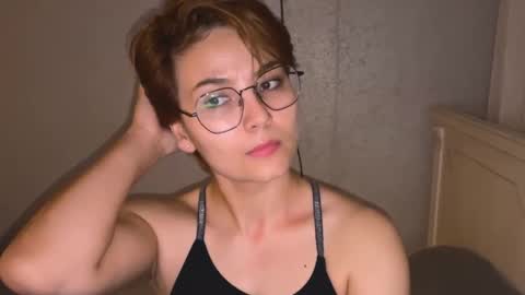 Snapshot of iceeheart chatting on 09.21.25 Ksenia online show from 09.21.25