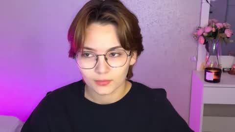 Snapshot of iceeheart chatting on 11.28.25 Ksenia online show from 11.28.25