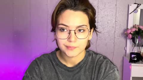 Snapshot of iceeheart chatting on 11.30.25 Ksenia online show from 11.30.25