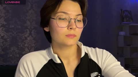 Snapshot of iceeheart chatting on 04.15.26 Ksenia online show from 04.15.26