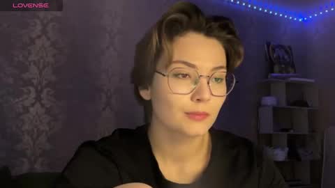 Snapshot of iceeheart chatting on 04.16.26 Ksenia online show from 04.16.26