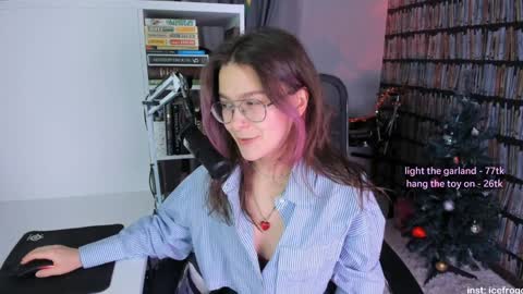 Snapshot of icefroq chatting on 12.30.24 Julia online show from 12.30.24