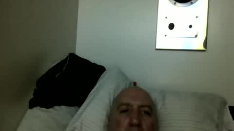 Snapshot of icumming chatting on 02.25.26 icumming online show from 02.25.26