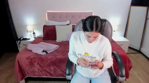 Icy online show from 11.04.25