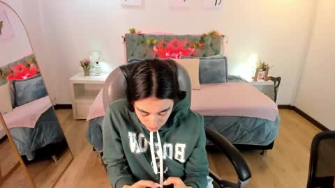 Snapshot of icysweetcam chatting on 05.16.26 Icy online show from 05.16.26