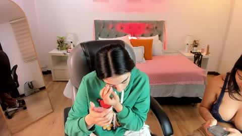 Snapshot of icysweetcam chatting on 05.23.26 Icy online show from 05.23.26