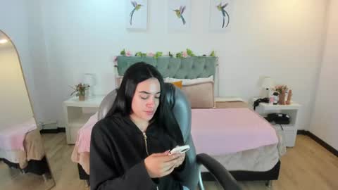 Snapshot of icysweetcam chatting on 07.18.26 Icy online show from 07.18.26