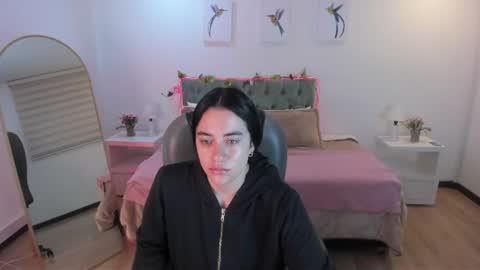 Snapshot of icysweetcam chatting on 07.24.26 Icy online show from 07.24.26